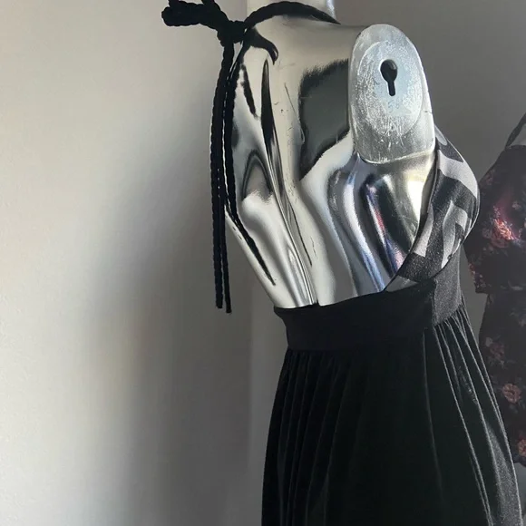 SOLD- 💰Chevron Print Halter Maxi Dress💰 - Picture 3 of 4